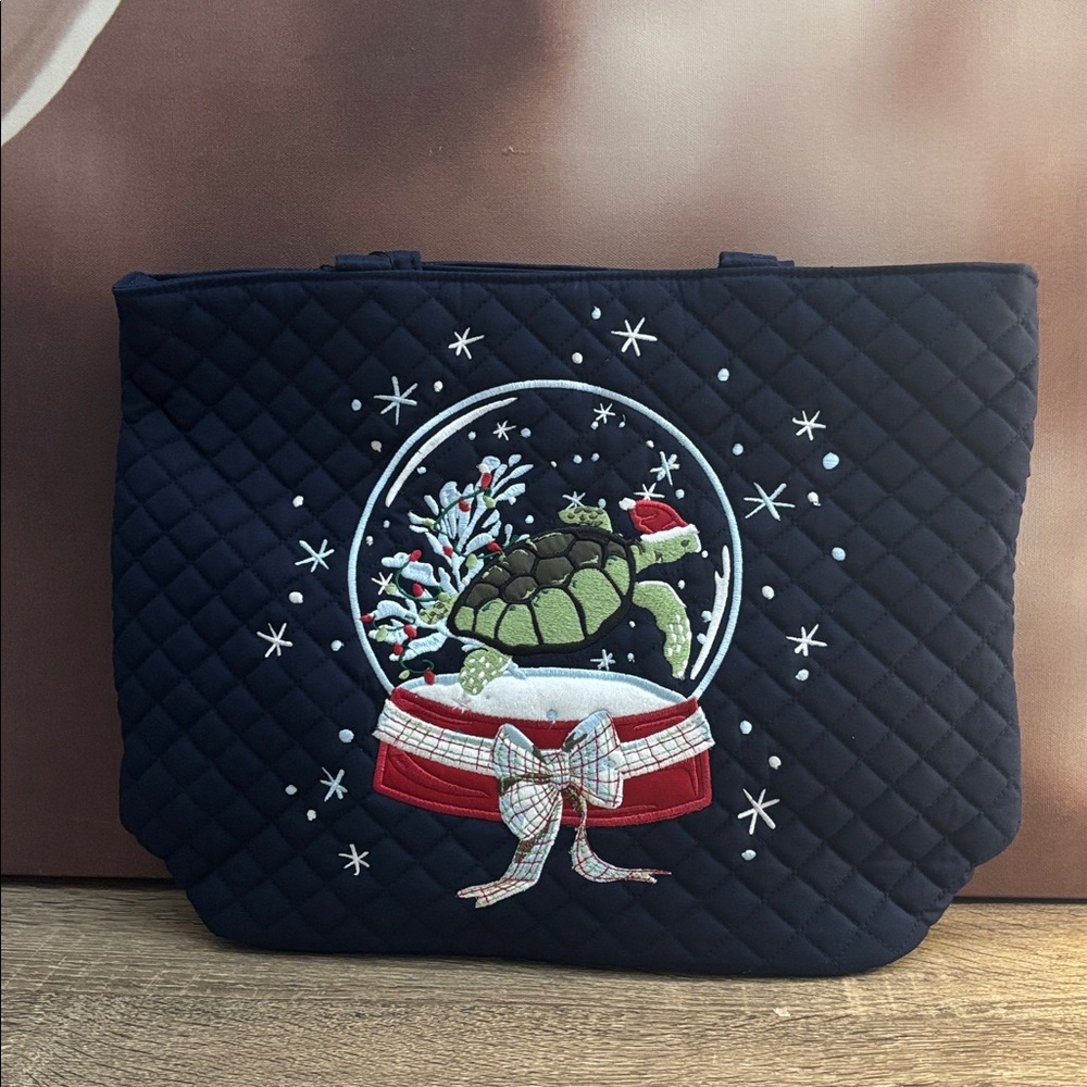 Vera Tote Bag - Holiday Sea Turtle 🐢 NWT